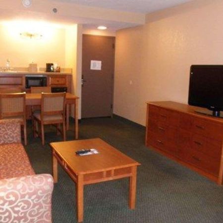 Quality Inn Florissant-St Louis Bagian luar foto